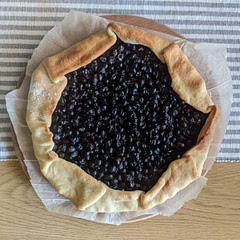 Black currant galette