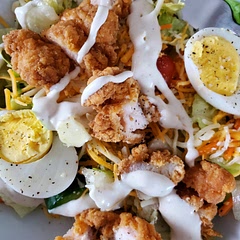 We bought some frozen chicken strips and threw them in the air fryer for this recipe.
We skipped the onion because I was too lazy to cut it up. Good otherwise!