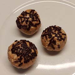 Added 1/2 Tbsp chia seeds and rolled the tops in chocolate sprinkles (though they are also good dipped in chocolate instead of the sprinkles).  These make a great pre-workout or mid-afternoon snack and freeze very well for longer storage.