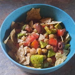 Yummy! Fast delicious lunch! 😋 I didn't have blue corn tortillas, but that's ok.