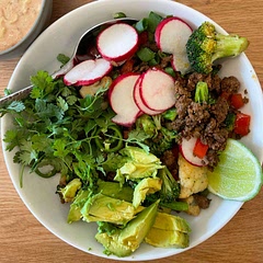 So delish and fresh tasting. Very filling! We had to sub broccoli with the cauliflower and it was awesome. Made a mayo and salsa crema to go with it!