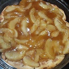 🍎 made this for a family dinner/supper later today. It was quick and easy to make and I will put icing on it later before I go. I add about 1 tsp of ground cinnamon and ground nutmeg to the apple pie filling before baking for added  flavor