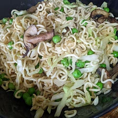 Yum. Easy, quick, tastes great. What's not to like?! We'll have again. Note to self - make the sauce more watery next time 🤦 it's not easy to mix in a thick glob of sauce!