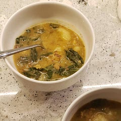 Overall really good, I liked the addition of the kale, and the spices carry really well. For reference, I used macadamia milk to add some sweetness and the beyond meat italian hot sausage (makes lots of oil).
Next time I make it, I may puree the potatoes and onions to make it smooth then add in the "meat" and kale after.