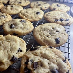 best chocolate chip cookie recipe soooo far! chewy and soft. maybe more brown sugar to make them a little sweeter