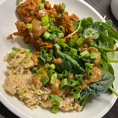 Absolutely delicious! We don’t have an air fryer so we used the oven at 400 degree for about 12 minutes and coated the „chicken“ with a tbsp of flour so it gets a little crispier. It’s great, quick and easy!