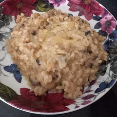 Made for parents as I'm not personally a fan of mushroom risotto. It was super easy to cook, and went down great! I couldn't find dried mushrooms so used 100g of normal white button mushrooms and this seemed to work well, so not sure how much of a different the dried ones would have made.
