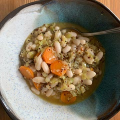Super easy vegetable soup. Can add onions or garlic for extra flavor or anything from your leftovers (potatoes, zucchini etc) Will do it again!