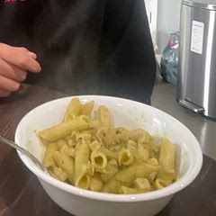 There’s so many different flavors to this.
So good- used vegan cheese. Amazing
Maybe try to add broccoli?