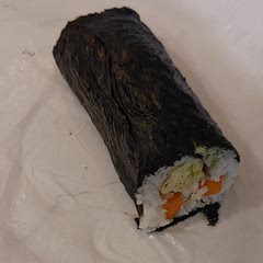 I made this dish with catfish, cucumber, carrot, avocado, and egg. I couldn't cut it, but it came out delicious