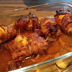 Amazing, it's sweet (due to the sugar), so added potatoes in a mustard coating. Took me 1.5 hour, 0.5h out of that was boning the chicken thighs - next time buying pre-boned:)
