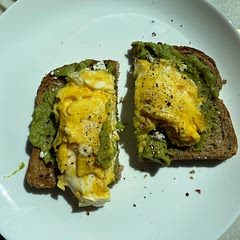 very tasty, used the pre measured guacamole from Trader Joe’s plus crushed red pepper. filling! took 15 min start to finish