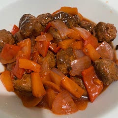 Prepared this low sodium meatballs with sweet and sour sauce! 
I didn’t add any salt, but used spices instead 🌿