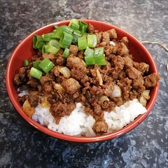 Made with Quorn Vegetarian Mince instead of meat, didn't notice a difference and absolutely delicious. <3
Great taste that induces desires for rice and salad.