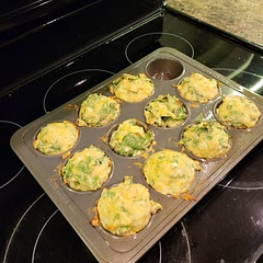 We used spinach onion and left over smoked turkey. Works great! Parmesean works good too.