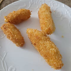 They aren't as pretty as the picture but they turned out so good! Such a tasty snack! I had some leftover and I warmed them in the airfryer and they were still good.
