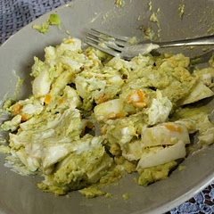 Used a full avocado (only making for myself) it's absolutely delicious, would be so good on toast. Might add some veg next time.