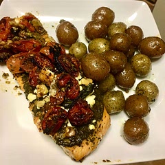 Made it for my husband and he liked it a lot.Not a big fan of walnuts and goat cheese but still very tasty. I served it with roasted potatoes 😋