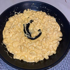 added paprika, parmesan, swiss and gruyère, dried minced onion, and a little mustard powder