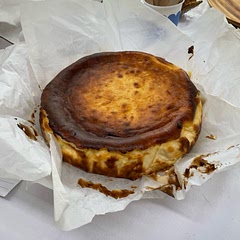 Used 300g of sugar, could have been less. Cheesecake was a bit sticky (had to clean the knife between slices) but delicious.