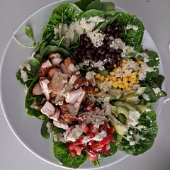Very nice dish.
I grilled the chicken on the bbq.
I also added a glove of garlic to the dressing.