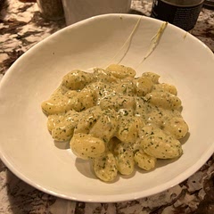I made a double recipe so I did part chicken broth, part white wine. I used the Basil pesto I made the other day from the basil I grew this summer. Delicious!
Would totally make this again when feeling like I need carbs
