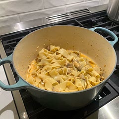 Served with Chili flakes & Parmesan which added some good spice & creaminess.