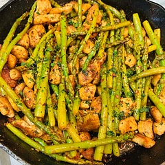 I’d give this 7/10. 

Go heavier on the garlic if you make it. Feels lacking in that department to my tastes. 4-5 cloves would have been better.