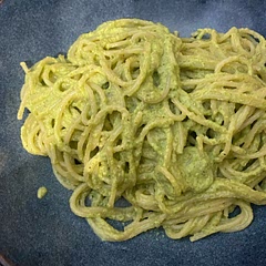 Added spinach for extra nutrition, 2 extra garlic gloves and blanched the zucchini.
Mamma Mia!