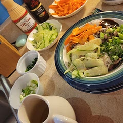 I'm such a fan of all the fixings! SO FUN! 
OH! And it's DELICIOUS too!!!