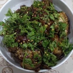 it's really good, I got compliments from my family but it's slightly different cause I didn't realize that I'm out of soy sauce so I use oyster sauce instead but overall it's really good, will make it again ^^