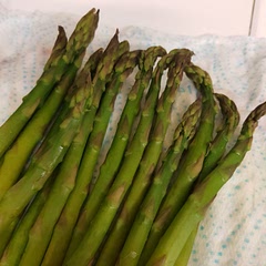 Game-changer! Wasn't convinced, but honestly it's the best asparagus I've ever managed. Not soggy, nicely crisp. Give it a try.