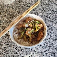 I used ginger garlic paste with extra garlic ๐ I didn't fry the chicken, but i did stir fry it to get a "crust". I added broccoli (thawed) for a bit of vegetable. Doubled the red pepper flakes. Added some salt and a healthy pinch of black pepper. Serve with rice (I tried rice noodles and not good ๐ )