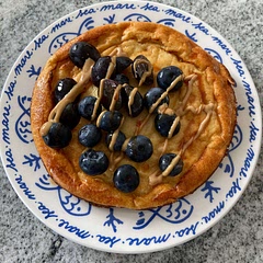 Airfryer: 160 graden en 20 minuten. Heel lekker zacht en fluffy.  Lekker met shot stroopwafel of cookie, naast beetje zoetstof en kristal. Lekker met pindakaas en heavenly dark stroop erop!
