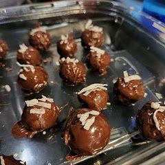 As far as truffles go, these are easy and yummy!