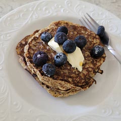 Sub-ed 2 tsp Stevia for erythritol. Had oatmilk on hand.