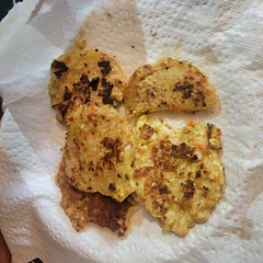 I really enjoyed these! I skipped the Sriracha mayo and opted for a chili aioli that was amazing with them.