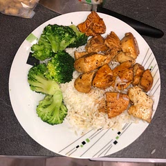 It was great and healthy, maybe more sauce for the rice and broccoli would be nice!