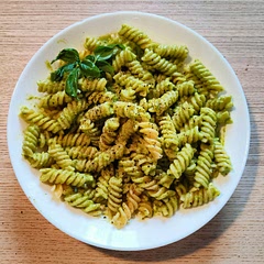 Simple & delicious pesto. I fried the courgette and garlic, which adds some richness to the flavor.