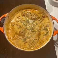 Really nice, I added some mushrooms too. Served with crispy garlic potatoes.
