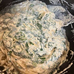 I guessed how much spinach to use so in the end I used too much, but it was still good, I just added more milk. I also added freshly chopped parsley and topped it with parmesan cheese.