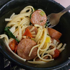 followed the instructions from another note, had to use green onions instead of a normal one but it still came out really good!!