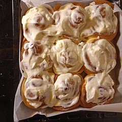 the best cinnamon rolls recipe I have tried so far! feather-light buns and amazing cream! the only thing is that I made 2x cream