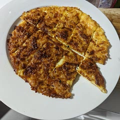 On occasion, not a go to recipe
Let it cool before you cut
Added oregano and tasty cheese