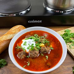 It's soup season! Try this hearty, full of flavour  meatball soup and I'm sure you'll fall in love with it🤤