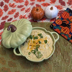 A quick comfy cozy fall recipe! I left some broccoli chunks in it and I added some soft boiled yellow potato and pureed it in to give a thicker richer flavour to the soup! Also added some chili flakes for a kick!