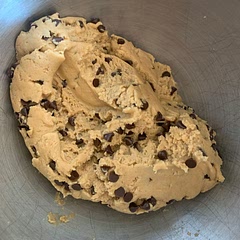 Use light colored pot when browning butter. Add 1 tsp coffee extract and 2 tsp vanilla (instead of 1 tbsp vanilla)