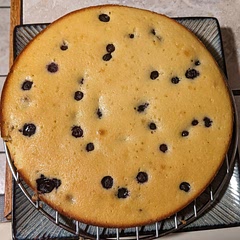 Super simple, light flavors. I wrapped mine after it cooled to room temperature and reheated the next morning at about 400 for 5min for a delicious breakfast treat!