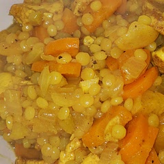 I added 1/4 tsp cayanne, 1 tsp cinnamon and 1/2 tsp ginger, more carrot and 3 ribs of celery, and swapped dried apricots for raisins. It was tasty, and very easy
