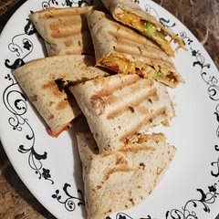 Amazing and easy definitely will use that as a lunch recipe. Use the George foreman to cook chicken and grill the quesadilla